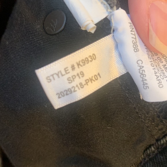 Madewell The Mom Jean Distressed Cropped in Raney Wash Knee-Rip Black size 26 - Picture 15 of 16